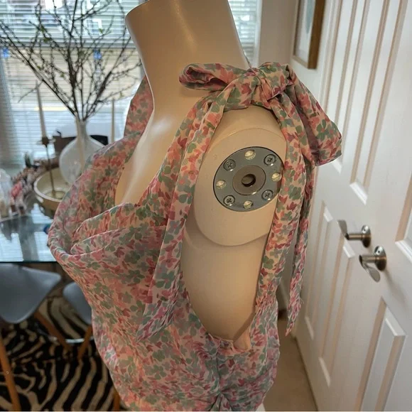 Lovers + friends floral top - Picture 6 of 8